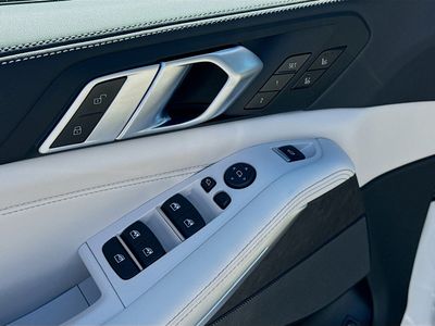 2026 BMW X5 — photo 24 view