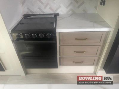 2026 Wildwood Heritage Glen 308RL — photo 14 view
