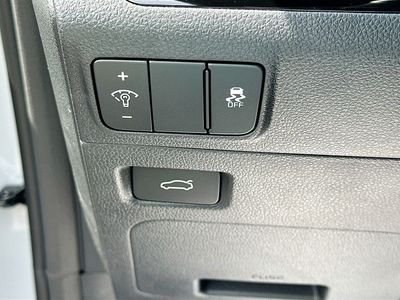 2026 Kia K5 — photo 10 view