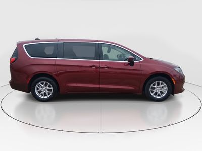 2022 Chrysler Voyager - Photo 8