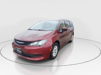2022 Chrysler Voyager - Photo 3
