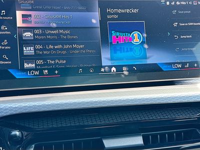2026 BMW 3 Series — photo 12 view
