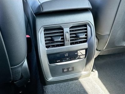 2026 BMW 3 Series — photo 20 view