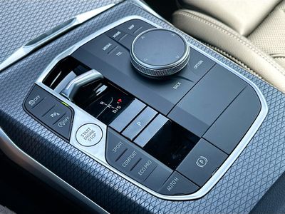 2026 BMW 3 Series — photo 14 view