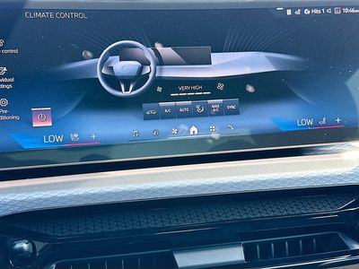 2026 BMW 3 Series — photo 13 view