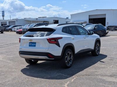 2025 Chevrolet Trax - Photo 5