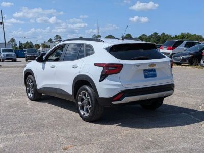 2025 Chevrolet Trax - Photo 3
