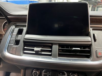 2021 Chevrolet Suburban — photo 11 view