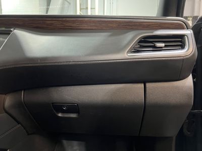 2021 Chevrolet Suburban — photo 12 view