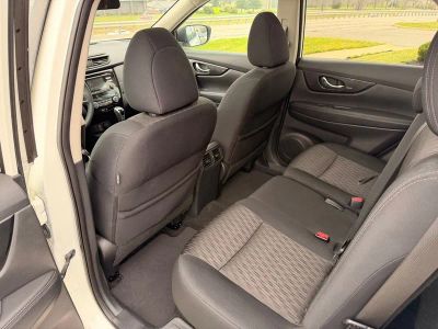 2017 Nissan Rogue - Photo 32