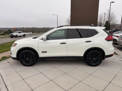 2017 Nissan Rogue - Photo 2