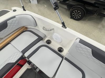 2025 Bayliner M15 - Photo 25