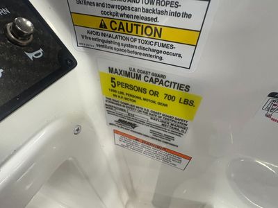 2025 Bayliner M15 - Photo 16