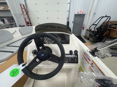 2025 Bayliner M15 - Photo 21