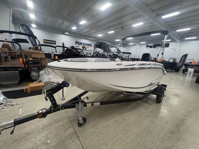 2025 Bayliner M15 - Photo 1