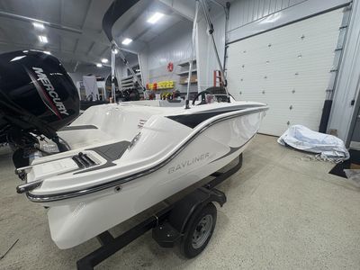 2025 Bayliner M15 - Photo 5