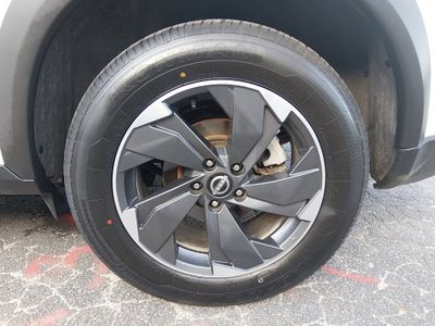 2024 Nissan Rogue — photo 10 view