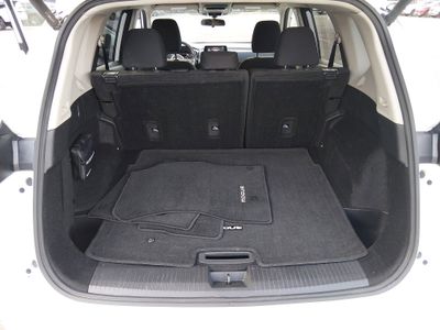2024 Nissan Rogue — photo 11 view