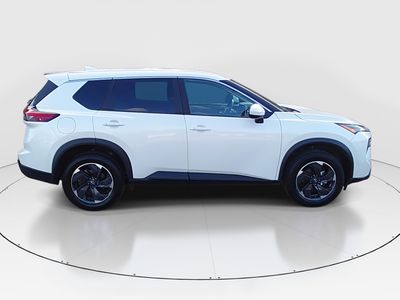 2024 Nissan Rogue — photo 8 view