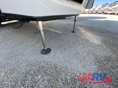 2025 Dutchmen RV Astoria - Photo 6