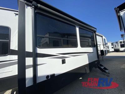 2025 Dutchmen RV Astoria - Photo 3