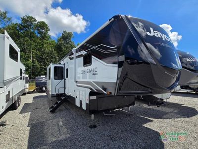 2026 Jayco Seismic - Photo 3