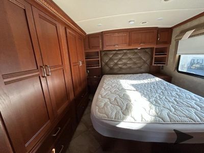 2017 Winnebago Forza — photo 16 view
