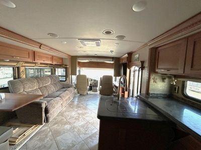 2017 Winnebago Forza — photo 10 view