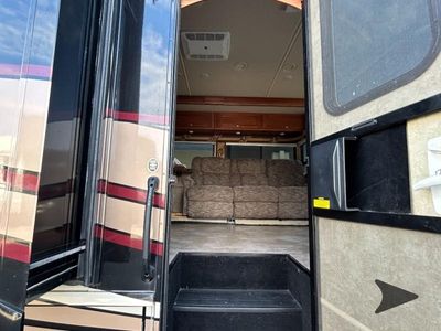 2017 Winnebago Forza — photo 8 view