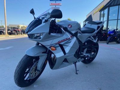2026 Honda CBR600RR - Photo 2