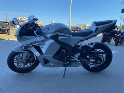 2026 Honda CBR600RR - Photo 6