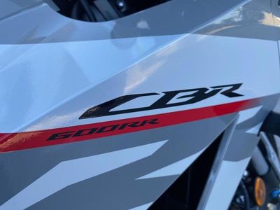 2026 Honda CBR600RR - Photo 12