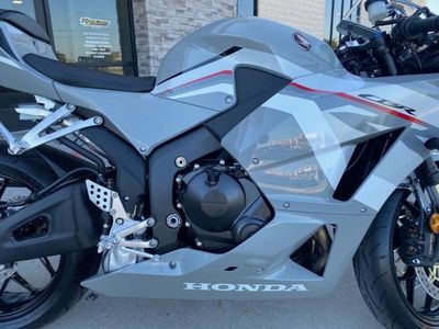 2026 Honda CBR600RR - Photo 10