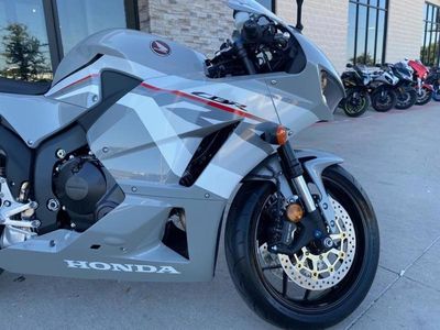 2026 Honda CBR600RR - Photo 9
