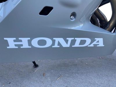 2026 Honda CBR600RR - Photo 11
