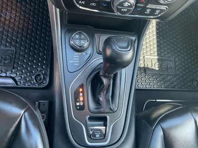 2022 Jeep Cherokee — photo 12 view
