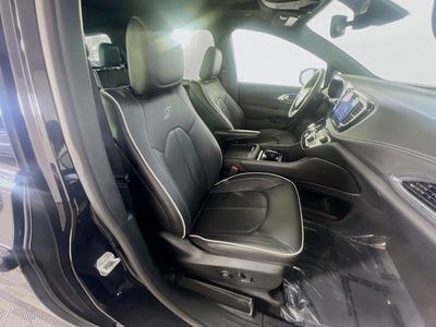 2026 Chrysler Pacifica — photo 30 view