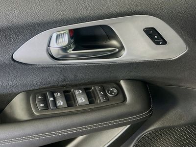 2026 Chrysler Pacifica — photo 12 view