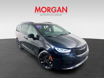 2026 Chrysler Pacifica — side profile view
