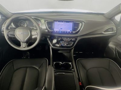 2026 Chrysler Pacifica — photo 28 view