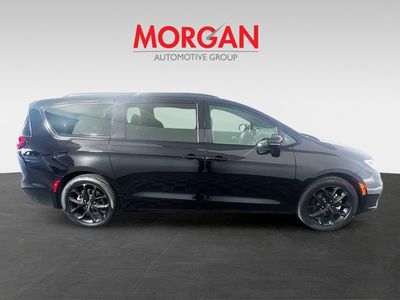 2026 Chrysler Pacifica — photo 9 view