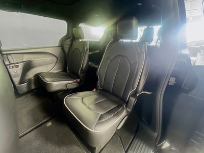 2026 Chrysler Pacifica — photo 27 view