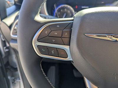 2026 Chrysler Pacifica — photo 18 view