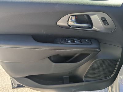 2026 Chrysler Pacifica — photo 15 view