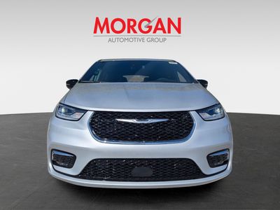 2026 Chrysler Pacifica — side profile view