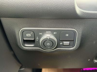 2026 Mercedes-Benz GLB — photo 17 view