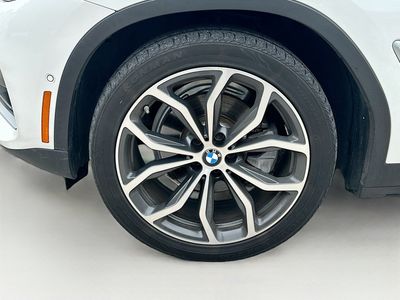 2021 BMW X4 — detail view