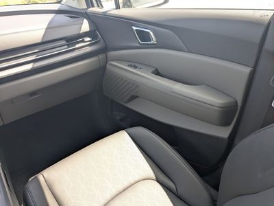 2026 Kia Carnival Hybrid - Photo 25