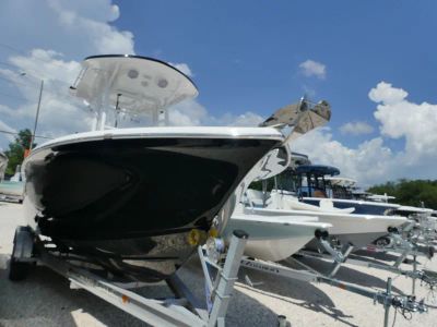 2027 Sea Pro 225 FLXR — rear three-quarter view