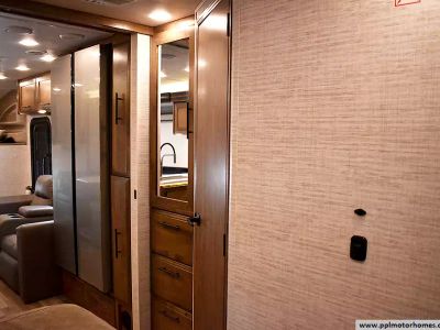 2024 Entegra Coach 32U - Photo 31